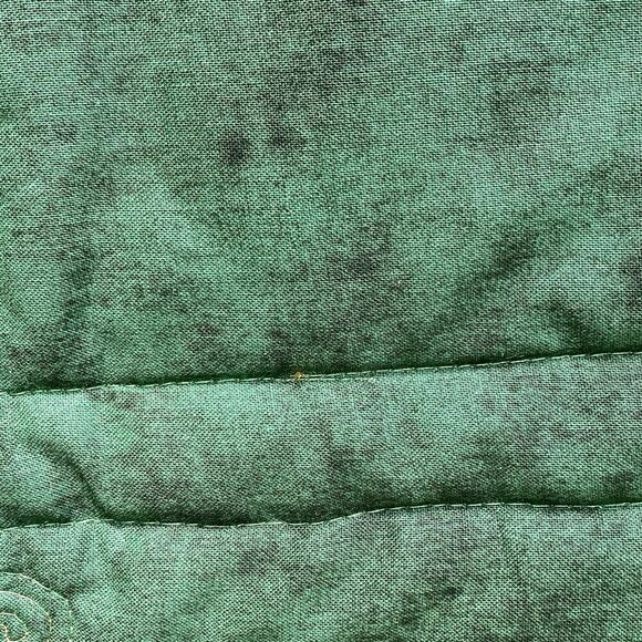 NWT. Hand Crafted Golden Reindeer Lap Quilt/Wall Hanging - Picture 11 of 13